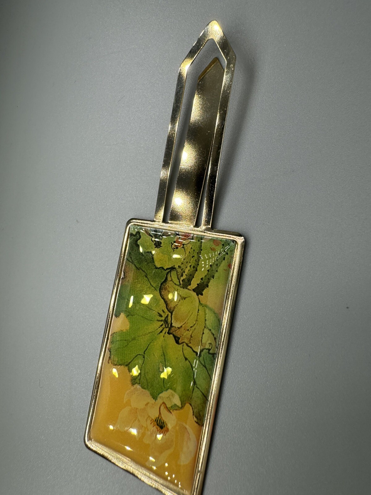 Bookmark Slip-on Floral Enamel & Metal Picture Frame Look Gold Tone