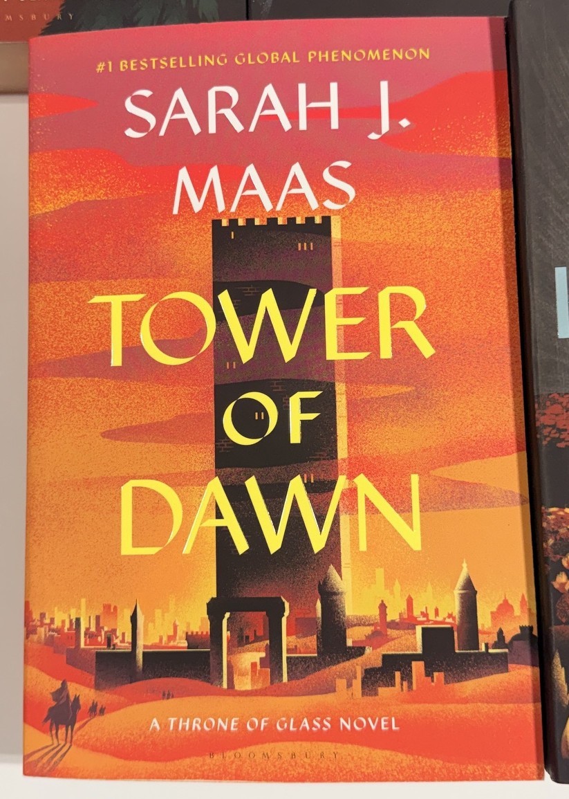 THRONE OF GLASS Series – Lot of 8 Paperback Books – Sarah J. Maas Published 2023