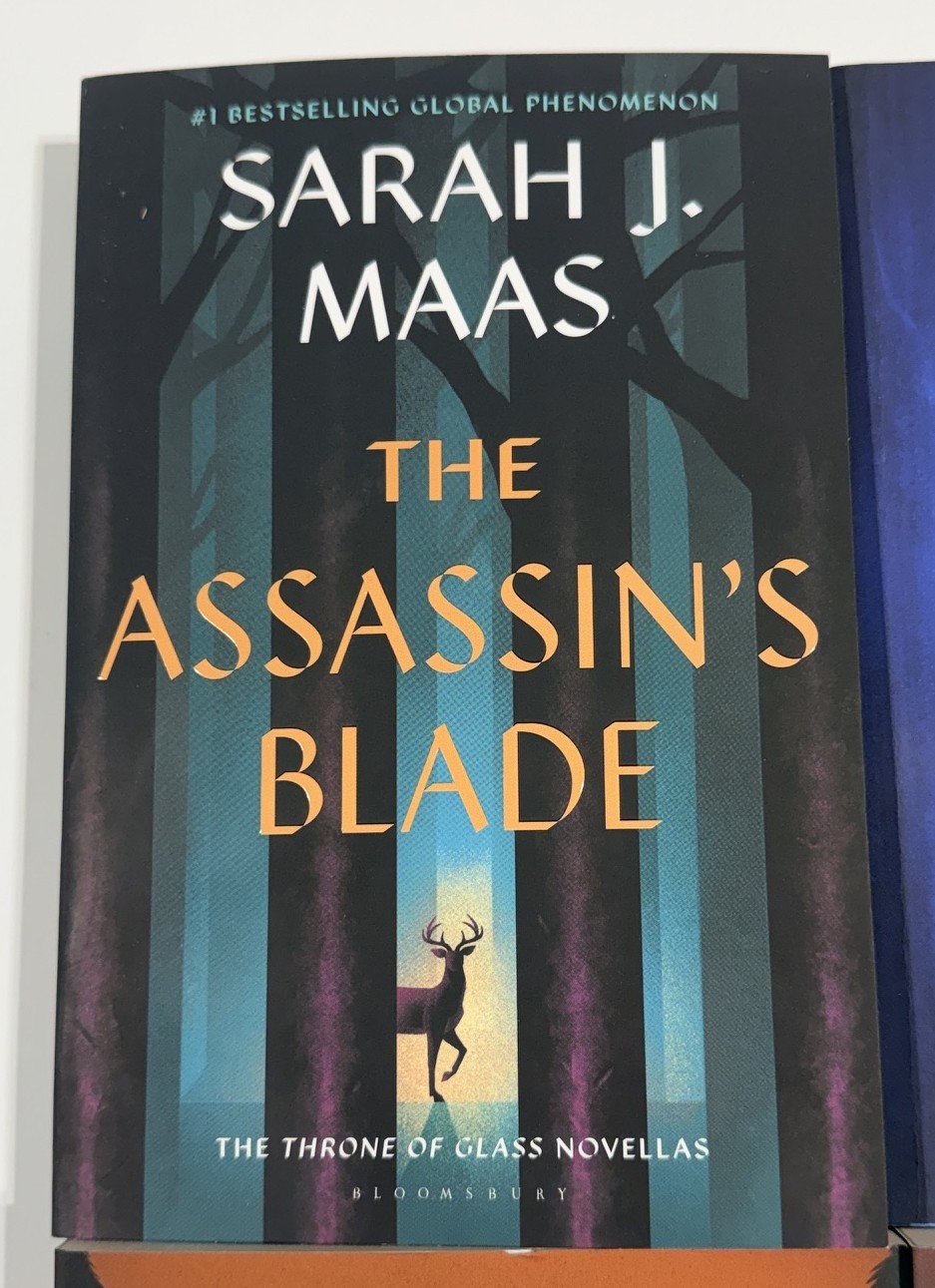 THRONE OF GLASS Series – Lot of 8 Paperback Books – Sarah J. Maas Published 2023