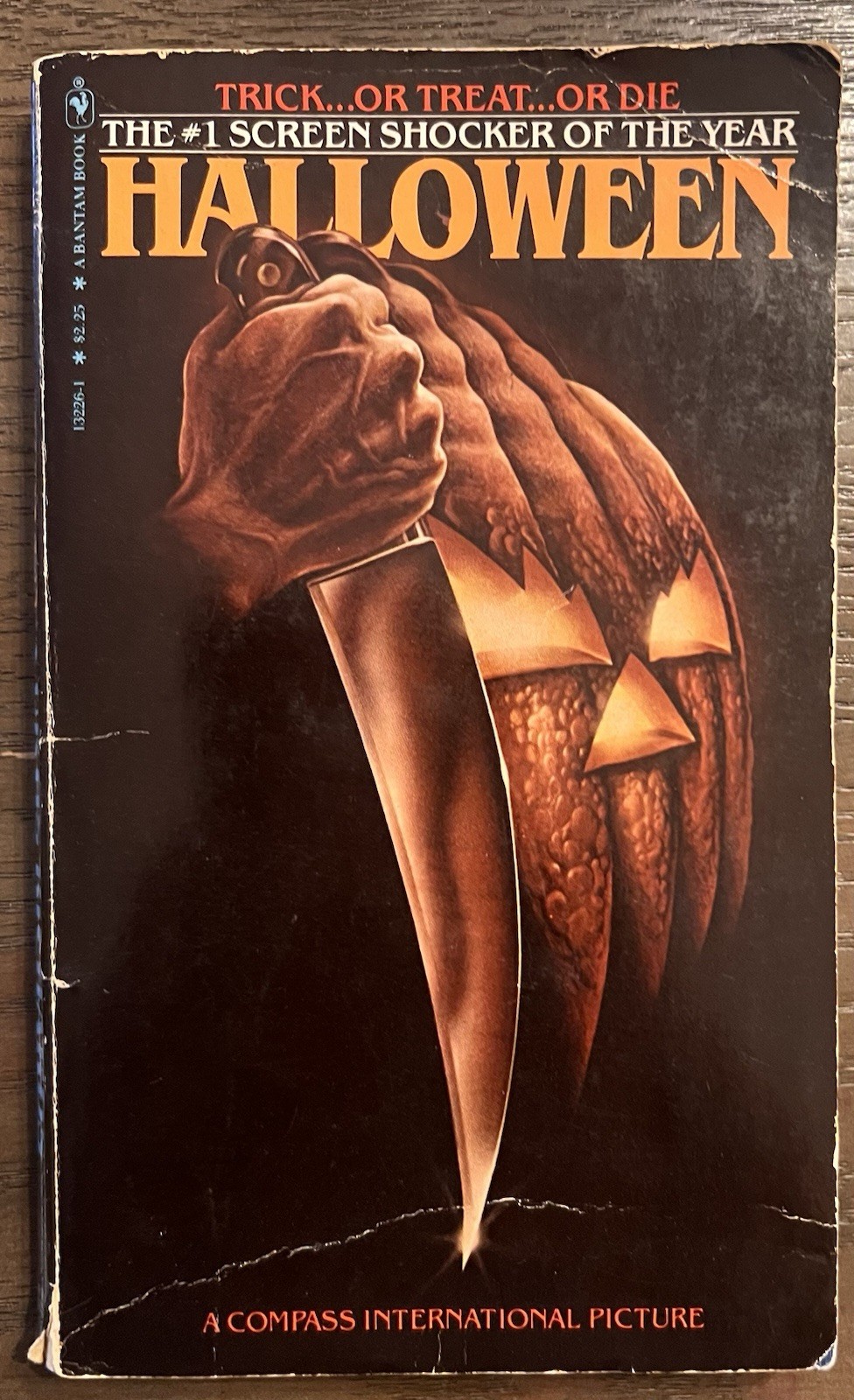 Halloween Movie Novelization by Curtis Richards A Bantam Book 1979 Paperback