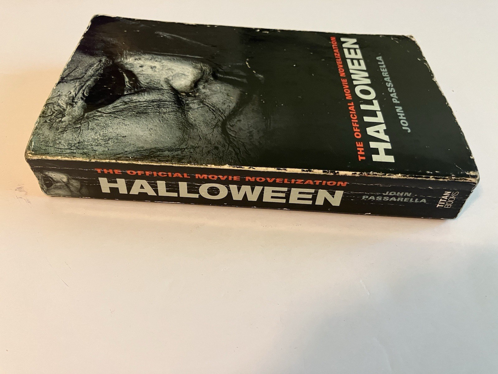 HALLOWEEN JOHN PASSARELLA PB 1ST TITAN 2018 OFFICIAL HORROR MOVIE NOVELIZATION