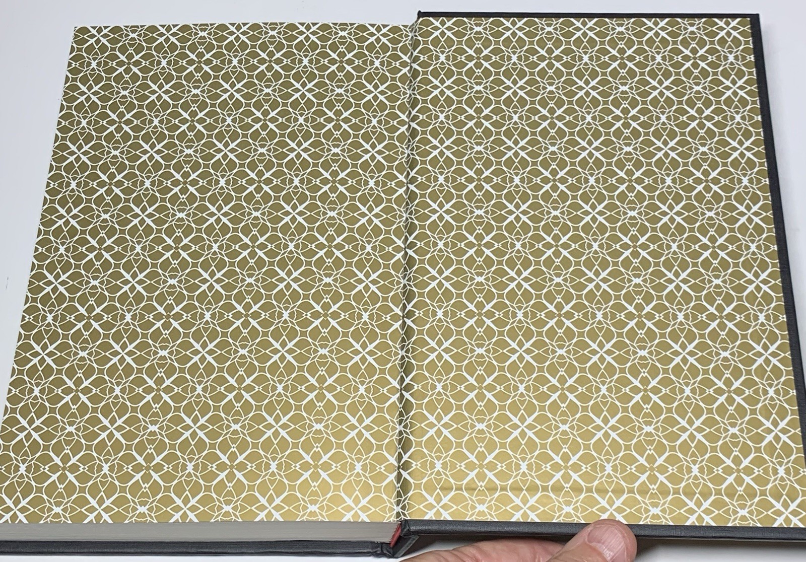 A Court of Thorns & Roses Collectors Edition Sarah J. Maas Slipcase Hardcover