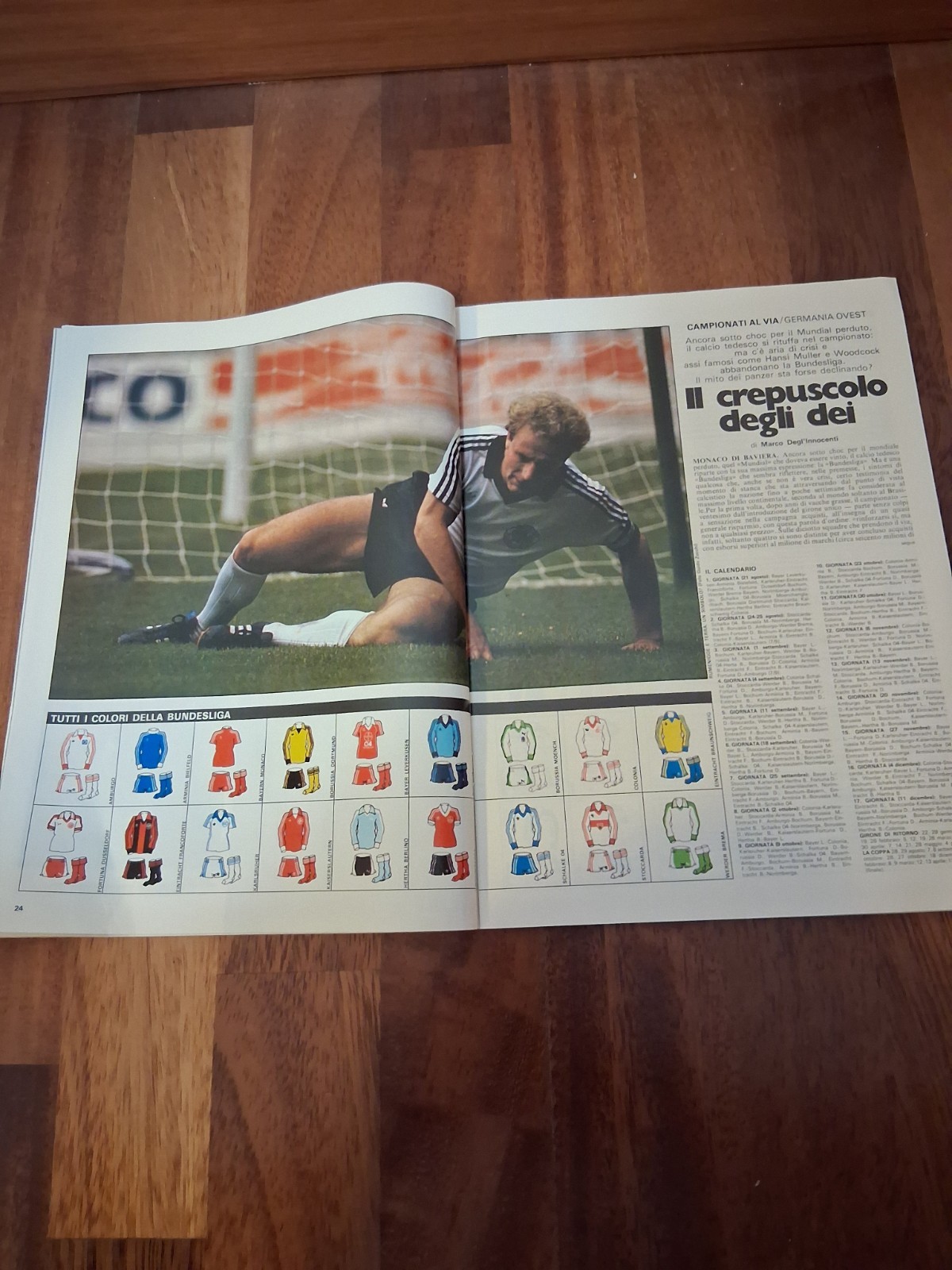 GUERIN SPORTIVO AUGUST 1982 SOCRATES, THE 1982-83 SERIE A + POSTER PASSARELLA!
