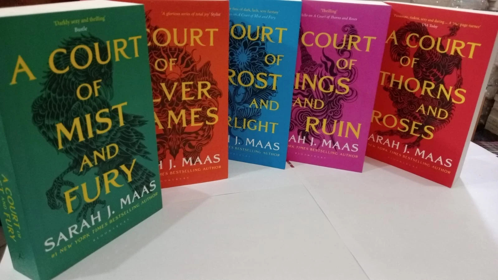By Sarah J. Maas 5 Books set A Court of Thorns Brand NEW English Free Shipping