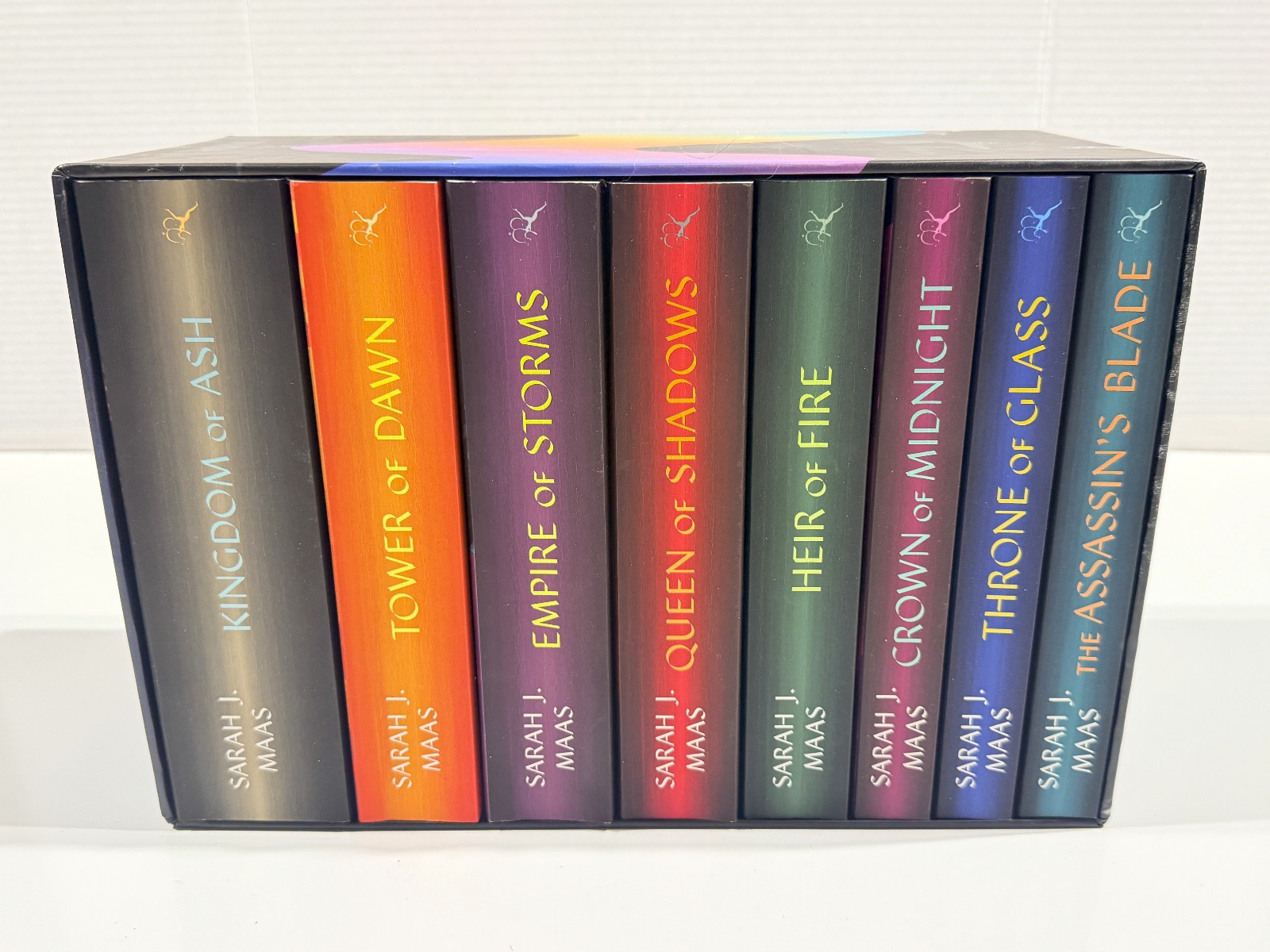 THRONE OF GLASS Series – Lot of 8 Paperback Books – Sarah J. Maas Published 2023
