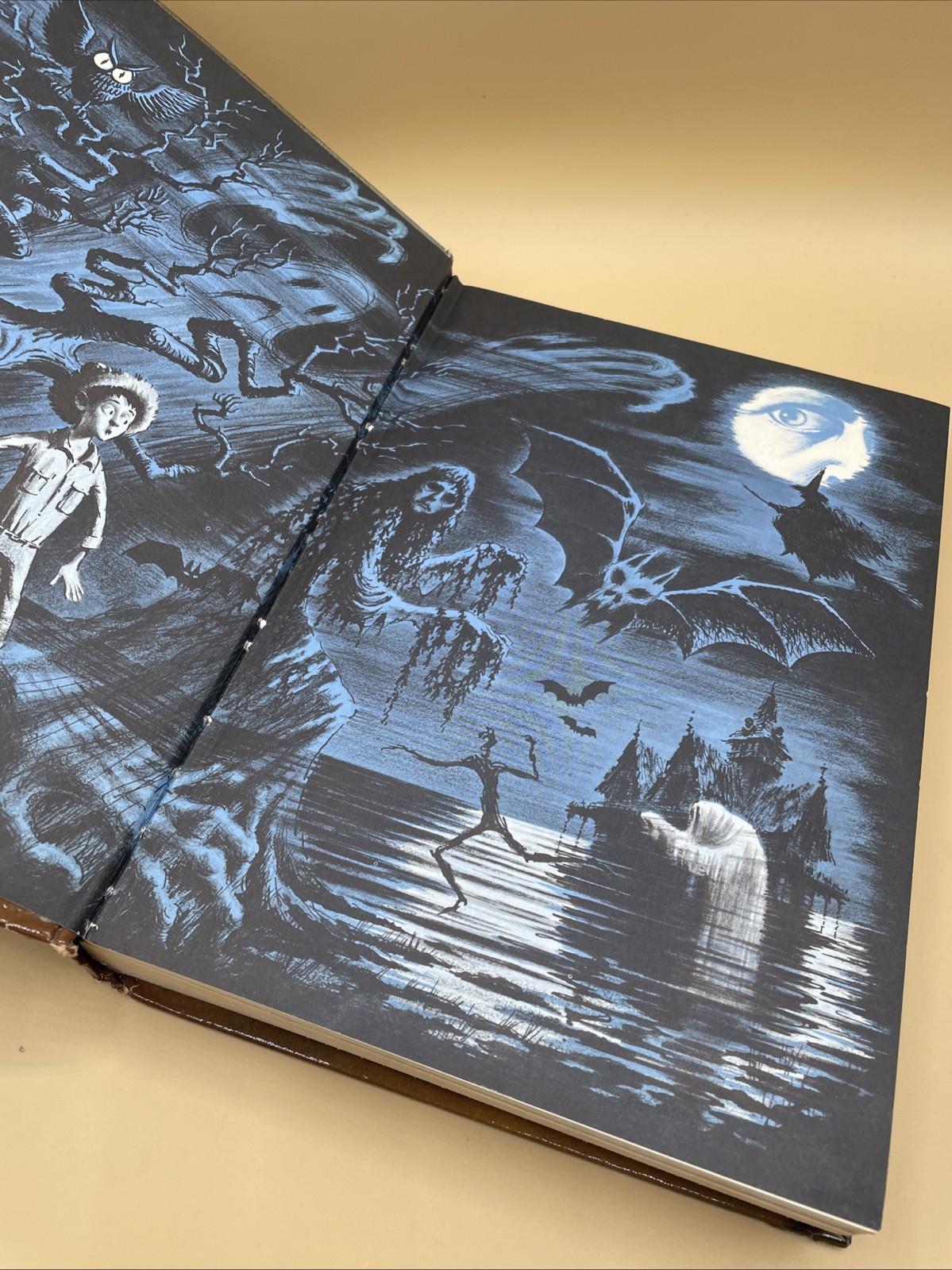 Book Hitchcock’s HAUNTED HOUSEFUL 1961 HArdcover Horror Halloween Vintage Decor