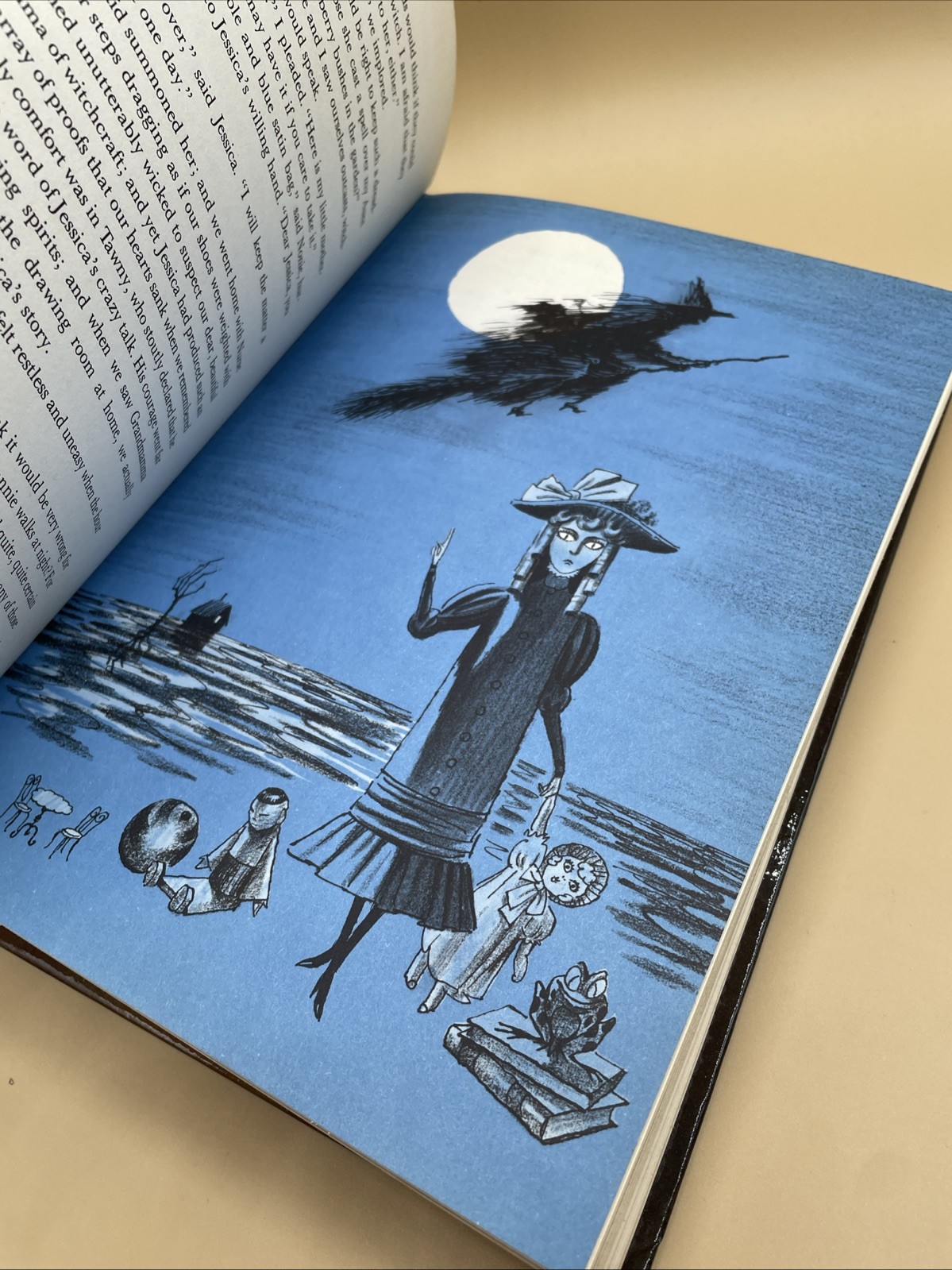 Book Hitchcock’s HAUNTED HOUSEFUL 1961 HArdcover Horror Halloween Vintage Decor