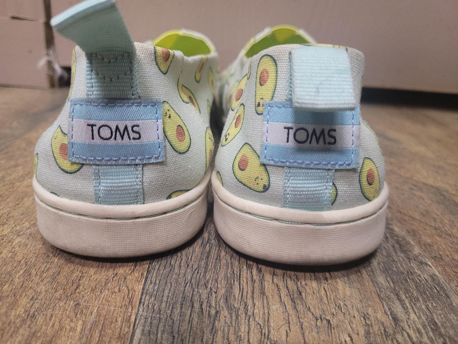 TOMS X Paper Source Slip On Shoes Youth Size 6 Avocado Print Canvas Green
