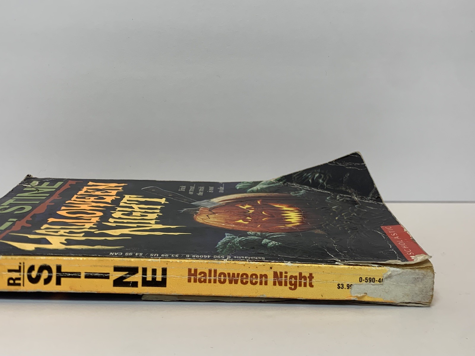Halloween Night by R.L Stine Vintage YA Horror Paperback 1993 Trick Or Treat