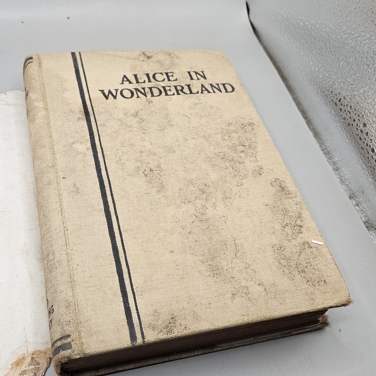 Alice In Wonderland Hardcover Book With DJ World Publishing 1940s