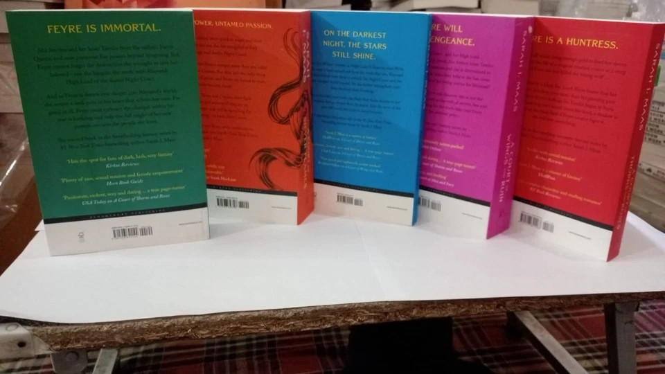 By Sarah J. Maas 5 Books set A Court of Thorns Brand NEW English Free Shipping